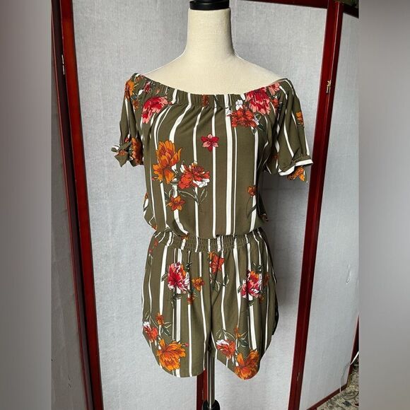 Derek Heart Green & White Striped Floral Romper w/Pockets (Junior’s XL) - Picture 4 of 11